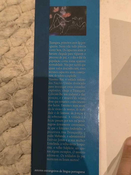 O Último Voo do Flamingo
de Mia Couto