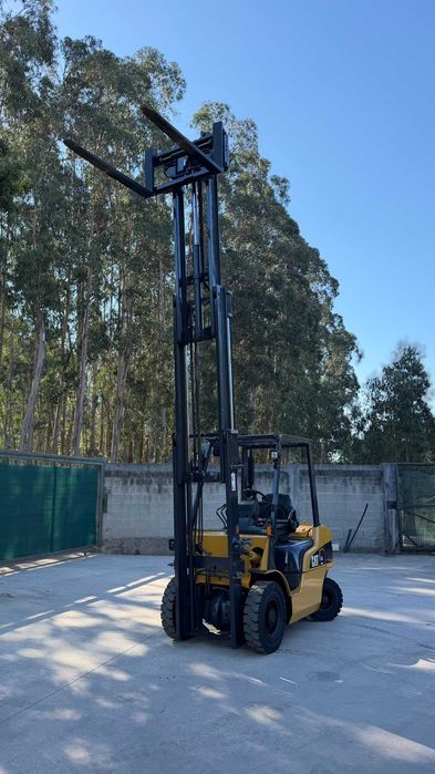 Empilhador 2500kg