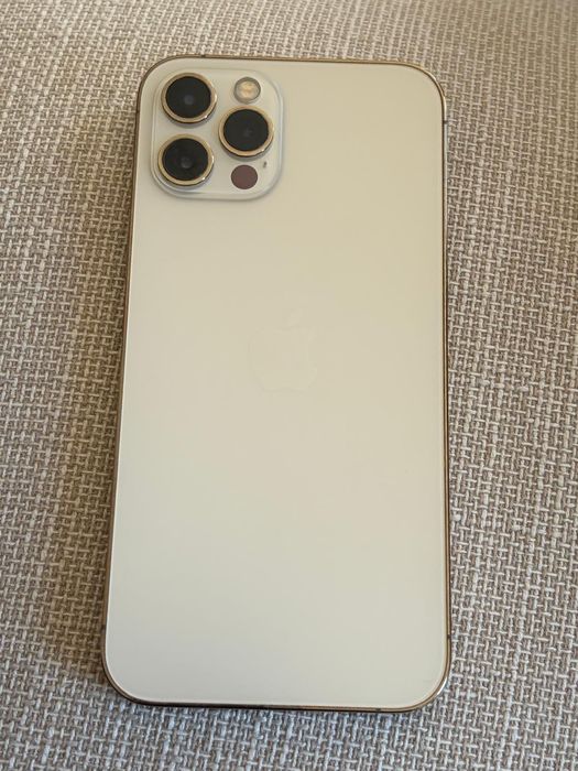 iPhone 12 Pro em bom estado