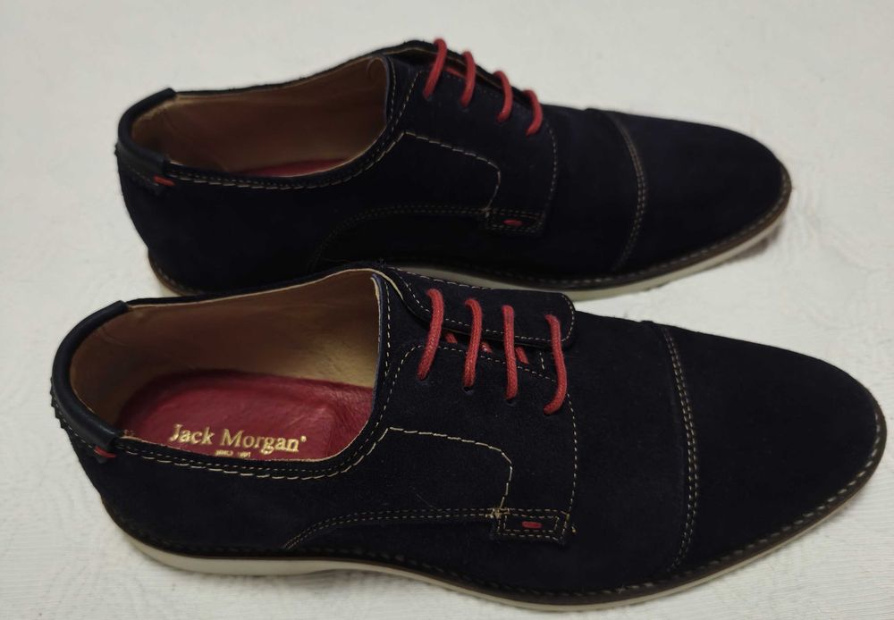 Sapatos Azuis Escuros (Usados uma vez apenas)