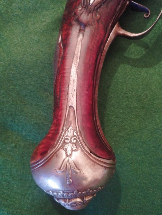 Pistola italiana de pederneira, datada de aproximadamente 1720/1750