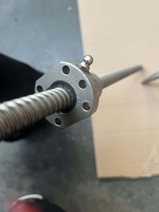 Precyzyna śruba kulowa Hiwin