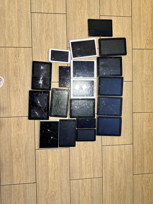 10кг планшетів, apple і інші