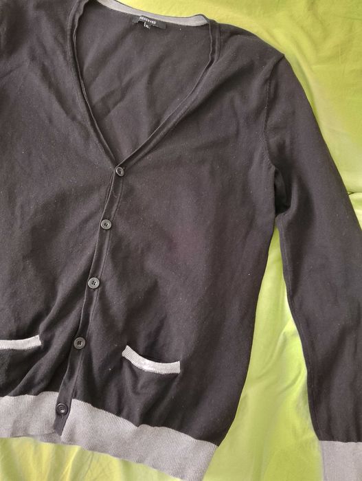 RESERVED. Sweter męski w serek