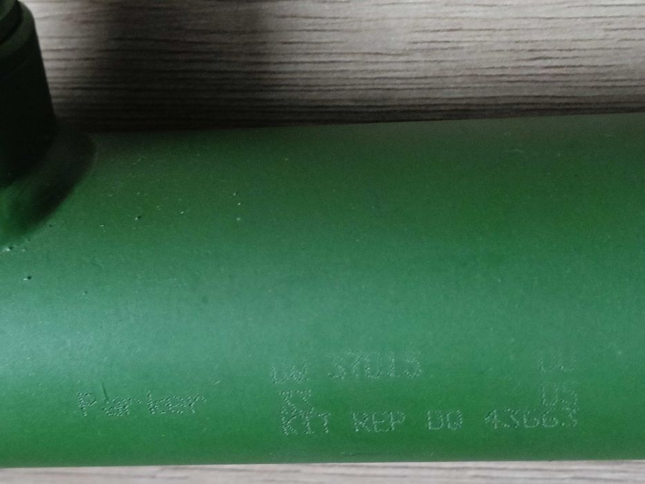Modelarstwo JD DQ37015,AZ43606 siłownik 1450CWS