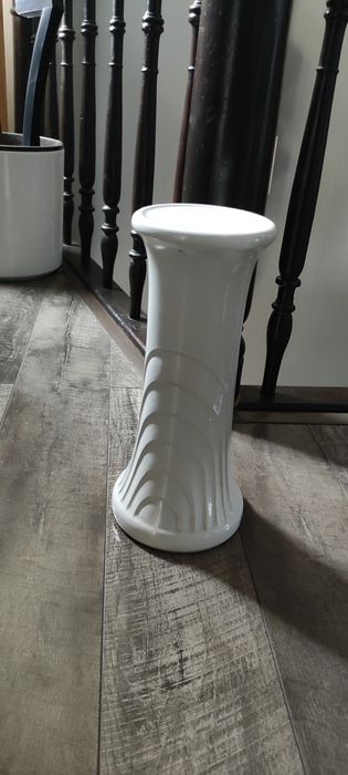 Postument ceramiczny