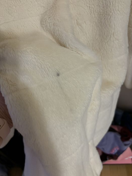 Kremowe futerko płaszcz sztuczne M Stradivarius