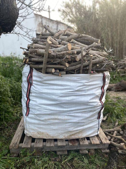 Lenha Fina para Fornos/Barbecue