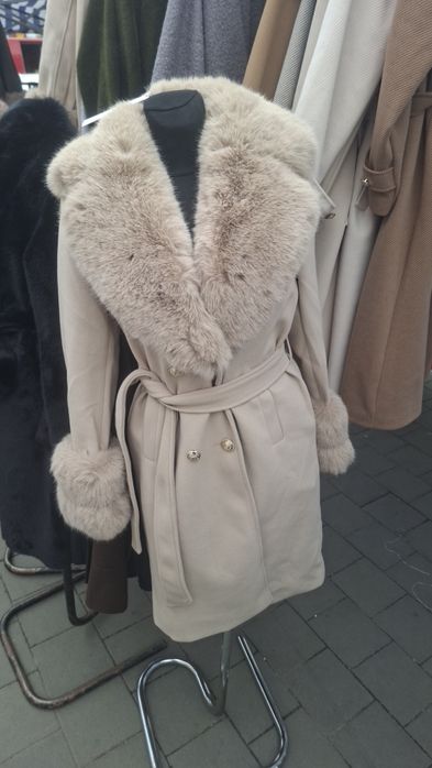 Płaszczyk damski stylowy