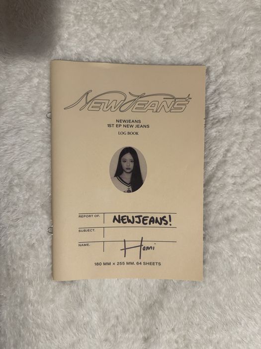 New Jeans - Hanni Log Book