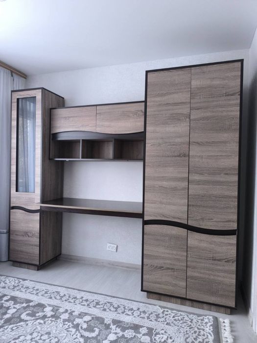 Меблева стінка  в відмінному стані