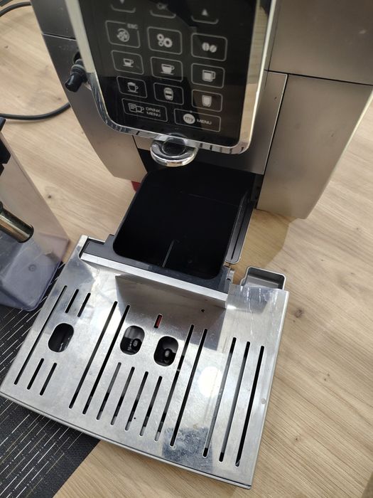 Express do kawy premium DeLonghi Dynamica