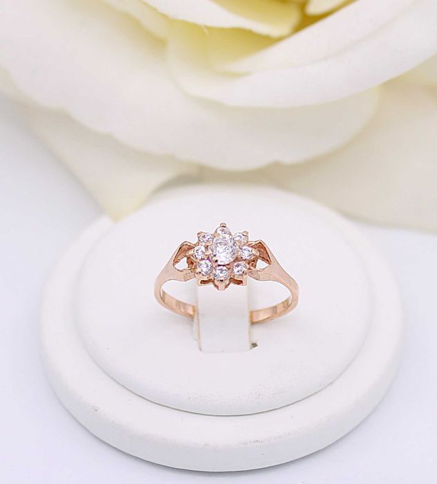 Złoty pierścionek p.585/2,37g z cyrkoniami