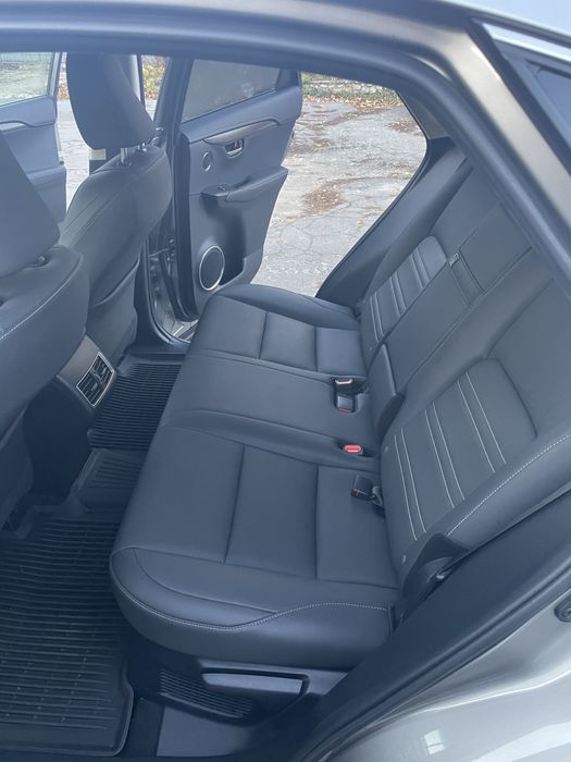 Продам Lexus NX300h