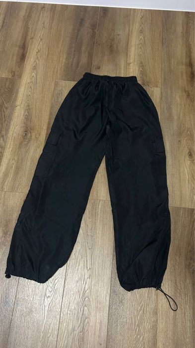 штани чорні карго з кишенями - 550 грн