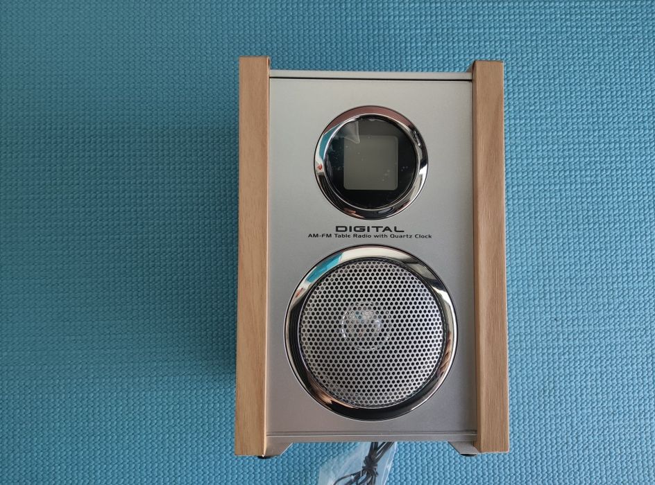 Rádio relógio com alarme