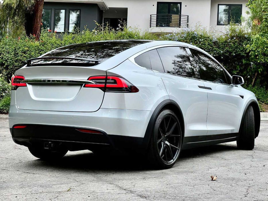 Tesla Model X 100D      2018