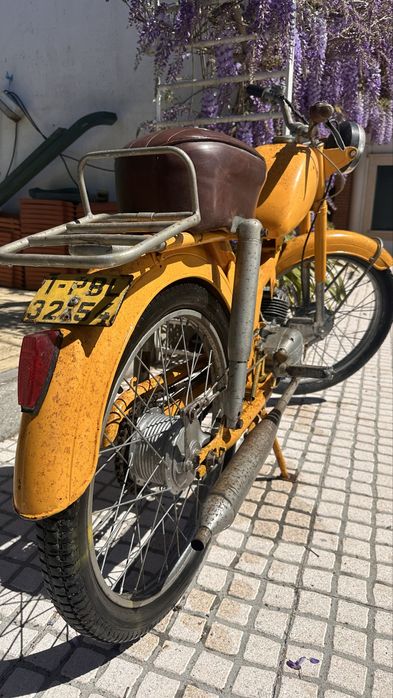 Motorizada classica antiga