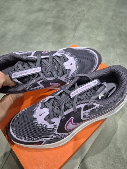 Buty damskie do biegania Nike comics Runner 37,5
