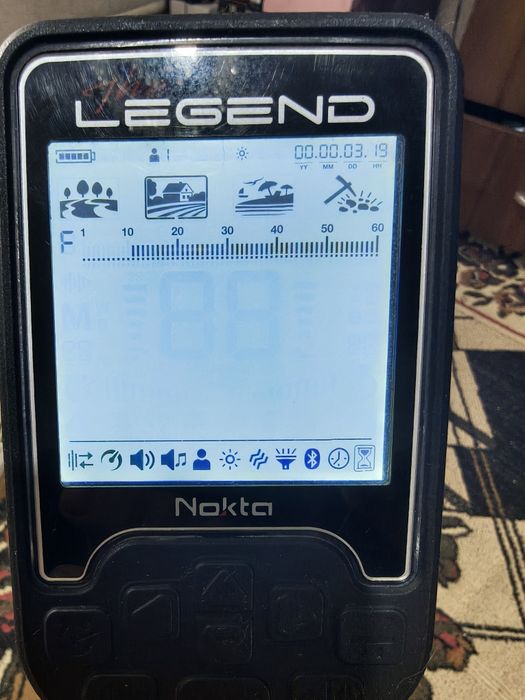 Продам металошукач The Legend