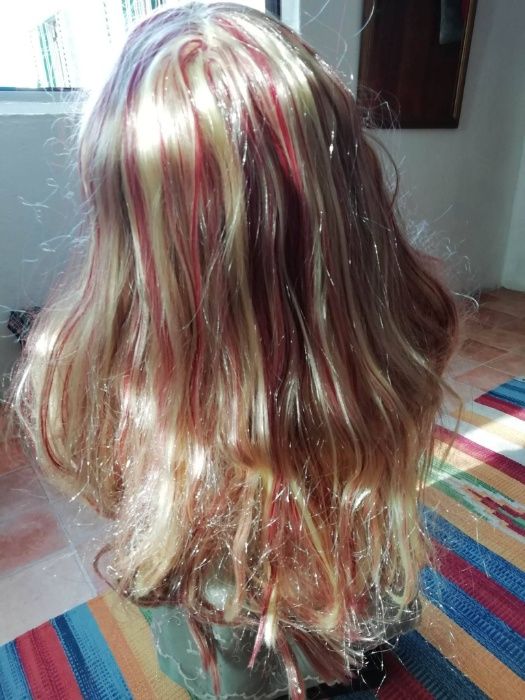 Peruca de cabelos compridos