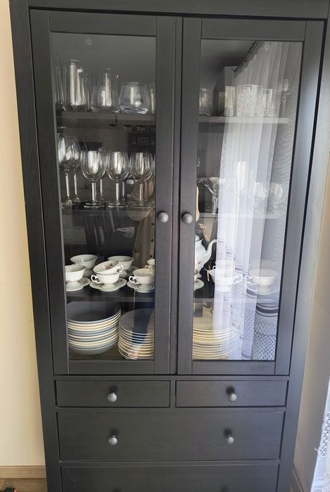 Witryna HEMNES Ikea z szufladami