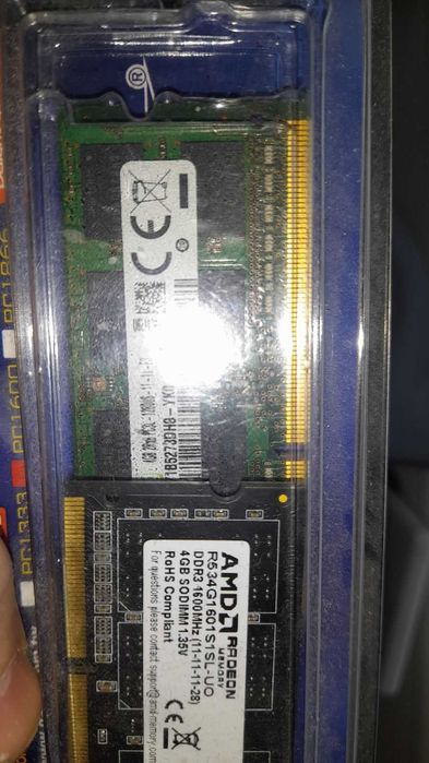 планка пам'яті SO-DIMM 4GB AMD Radeon R5 Entertainment