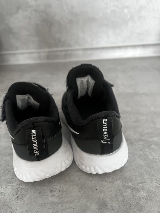 Кросівки дитячі nike revolution