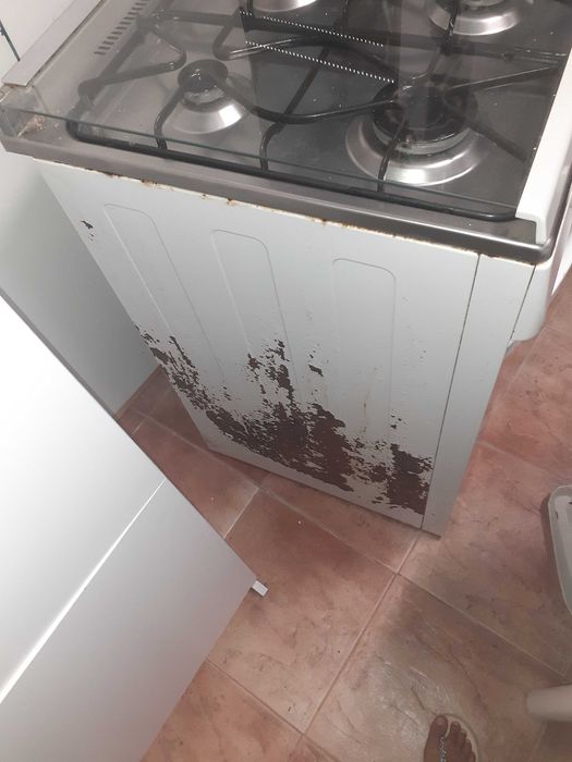 Fogão guardado com 3anos de uso