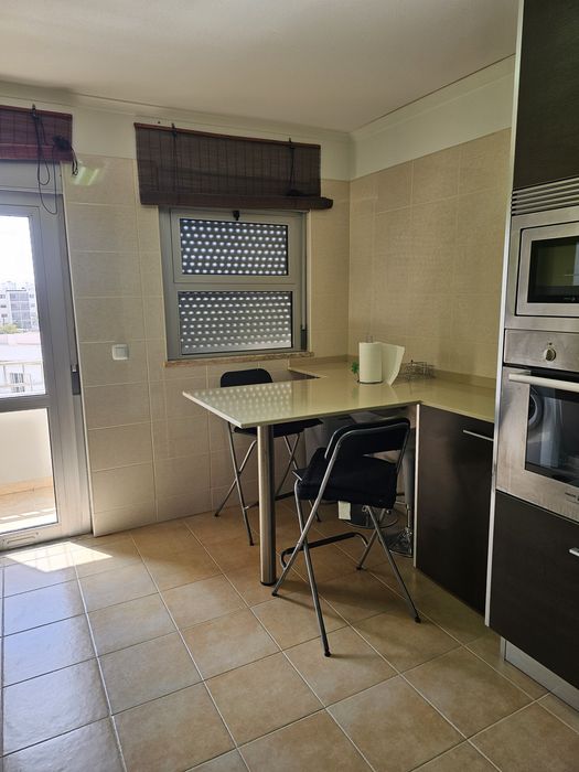Aluga se apartamento T3 em Olhão