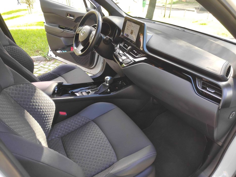 Toyota C-HR 1.8 Hybrid Square Collection