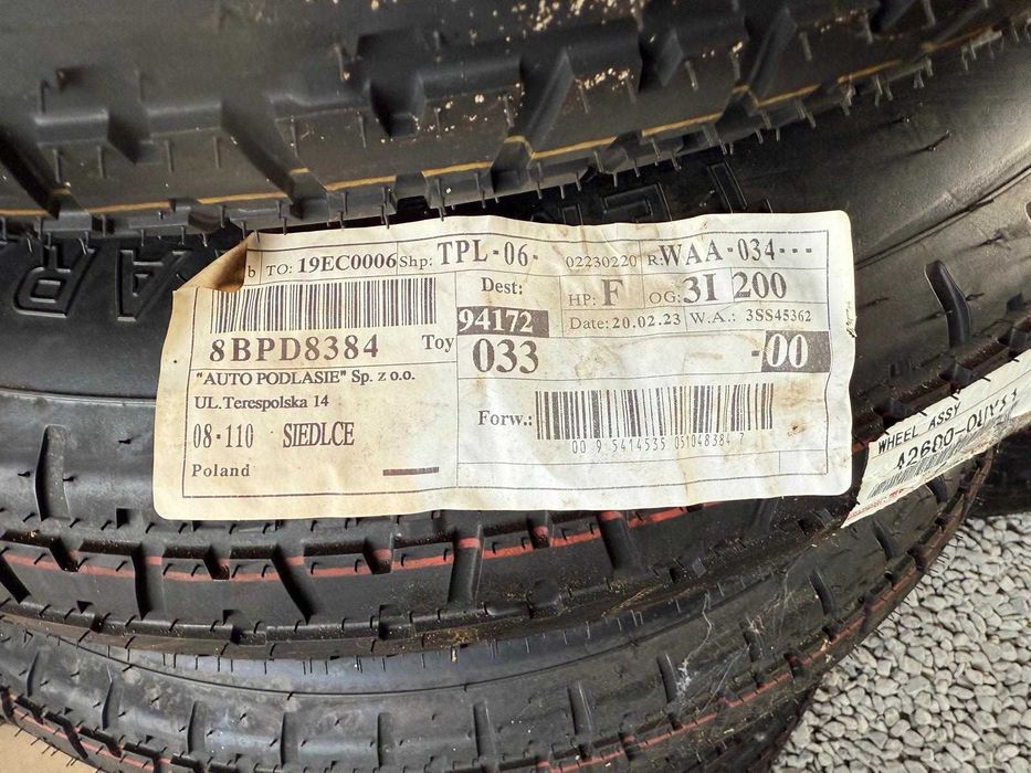 koło zapasowe Toyota zestaw, lewarek, styropiany, klucz