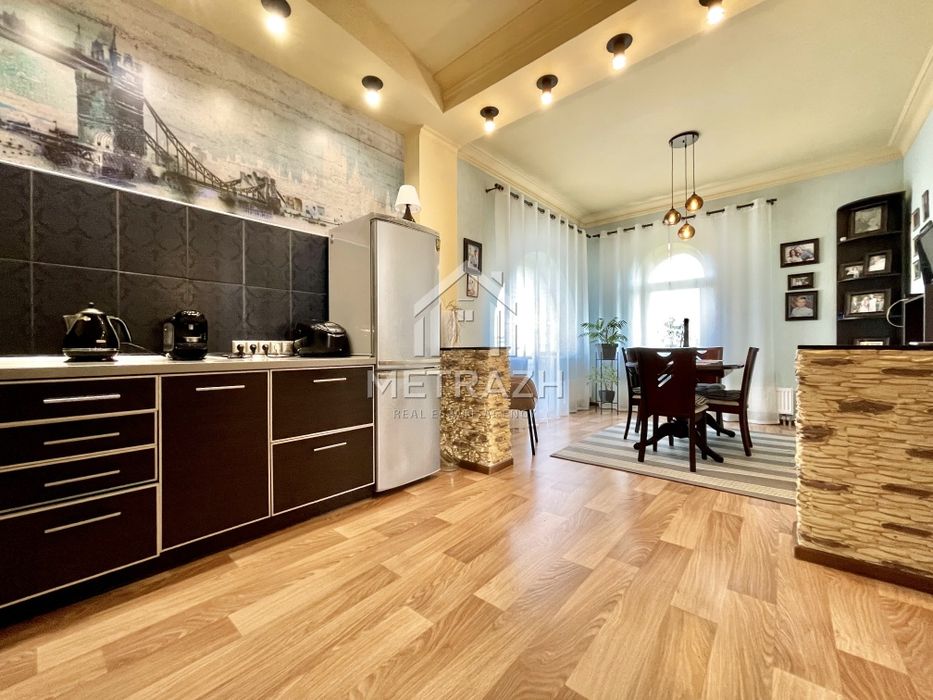 Продам капитальный дом, 5 комнат, Индустриальный, Рогань