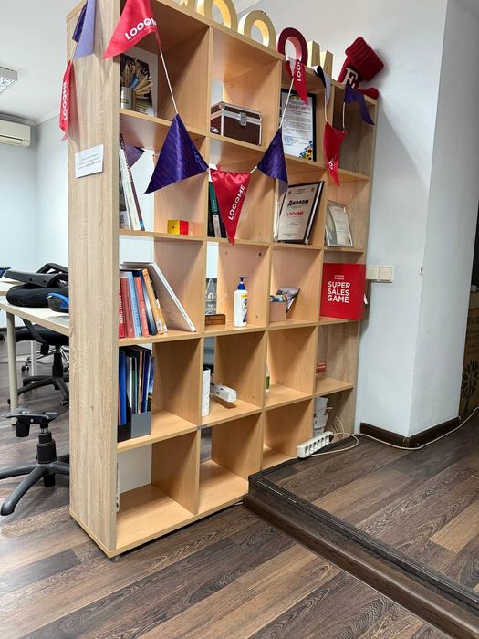 Пуфы стулья стеллажи для зоны отдыха или дома