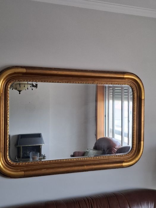Espelho com moldura (decorativo)