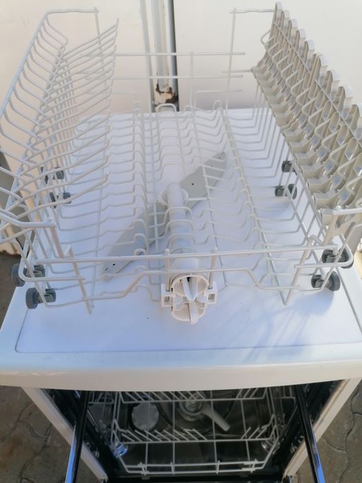 Cesto superior de máquina de lavar louça Electrolux de 45 cm