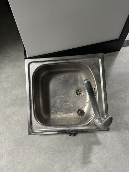 Zlewozmywak z baterią