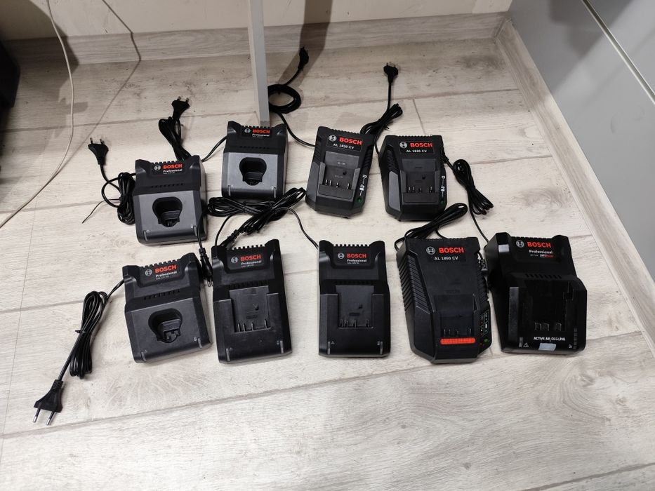 Bosch GAL 18V -40 зарядний пристрій Бош Оригінал зарядка