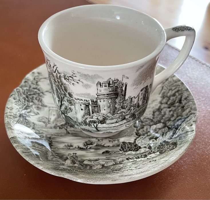 Chavenas de cafe antigas de porcelana