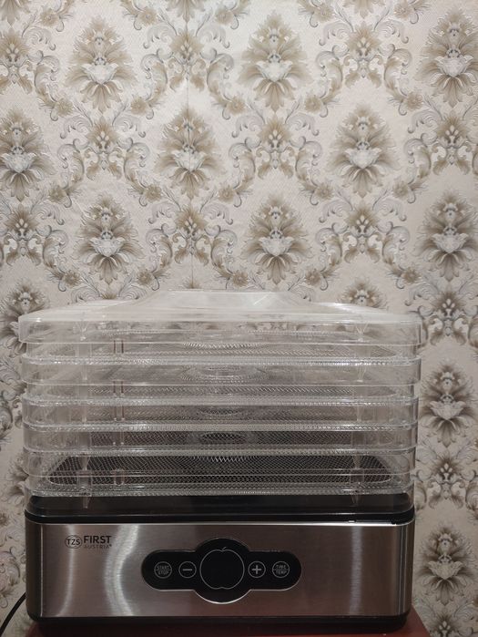 Сушарка First FA-5126-6 (5 піддонів, електронна, 8,5 л) — нова