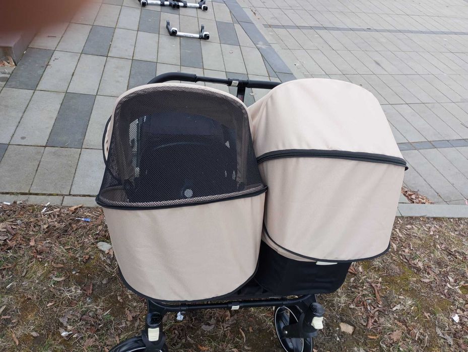 Привезена з Польщі каляска для близнюків або рік за роком дітей