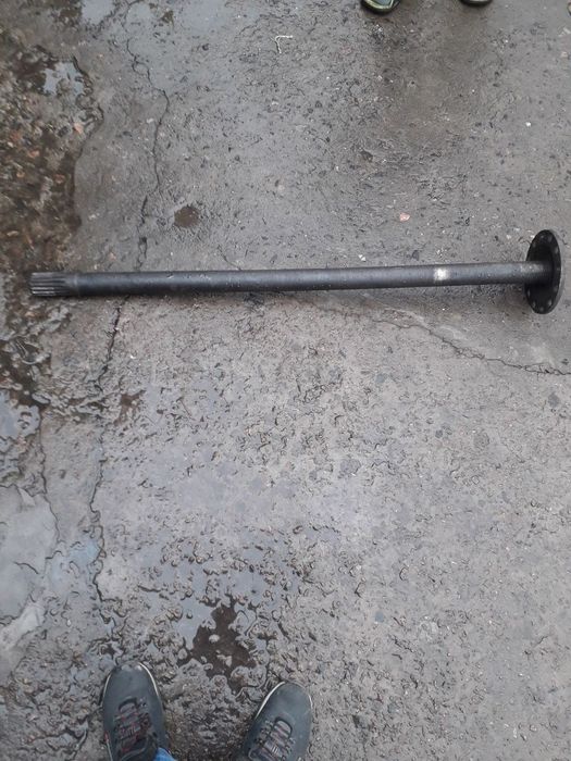 Полуось камаз почти новая.