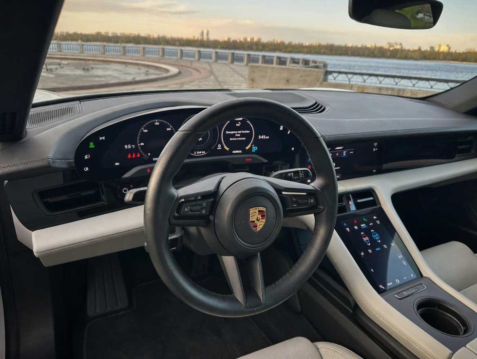 2021 Porsche Taycan RWD • 10 т\км• Отличное состояние