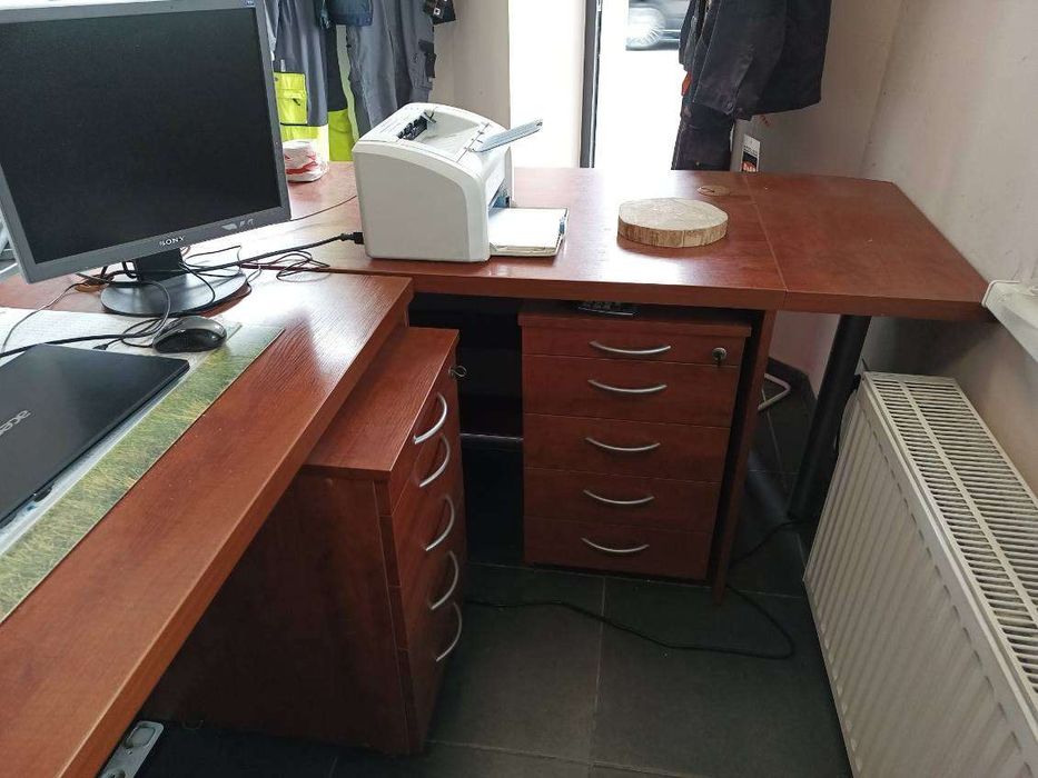 Biurka do biura, sklepu