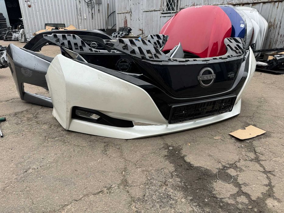 Решітка бампера для Nissan Leaf 2015-2023 запчастини/РОЗБОРКА