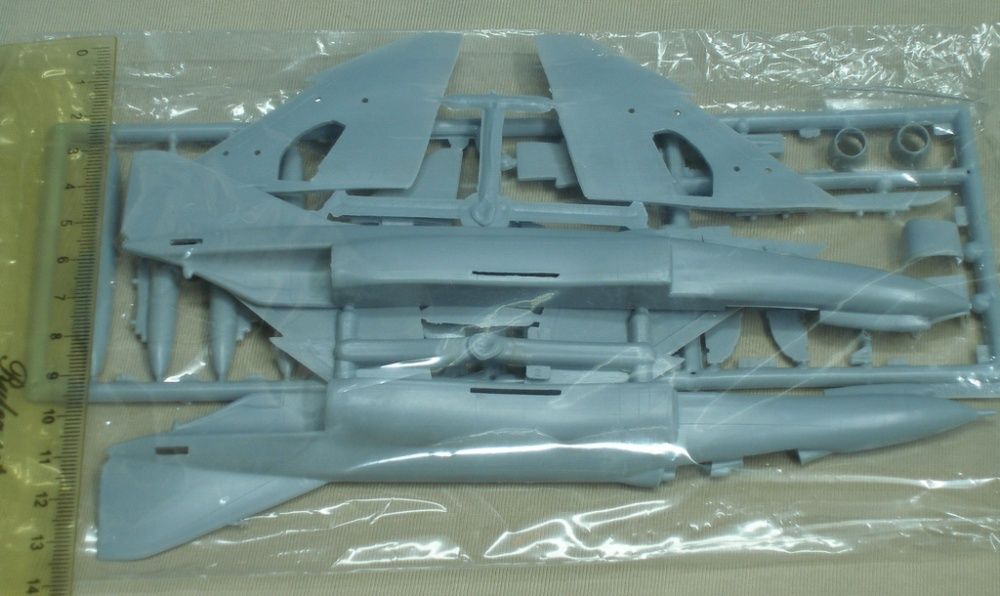 Масштабная модель самолета F-4 "Phantom" сборная, 1:96 *PM-Model*.