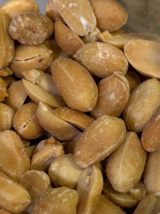 Горіхи смажені та сирі ( кеш'ю, мигдаль, фундук, арахіс, фісташка)