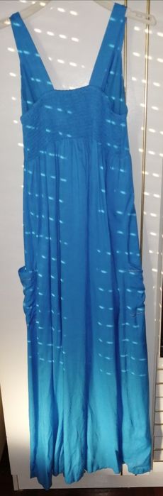 Vestido azul comprido de verão