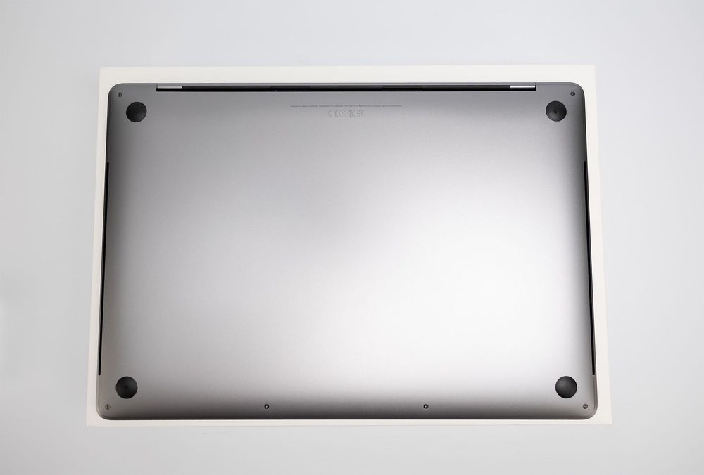 Computador Portátil Apple Macbook Pro 15" i7 3.1 Touch Bar 16GB 1TB