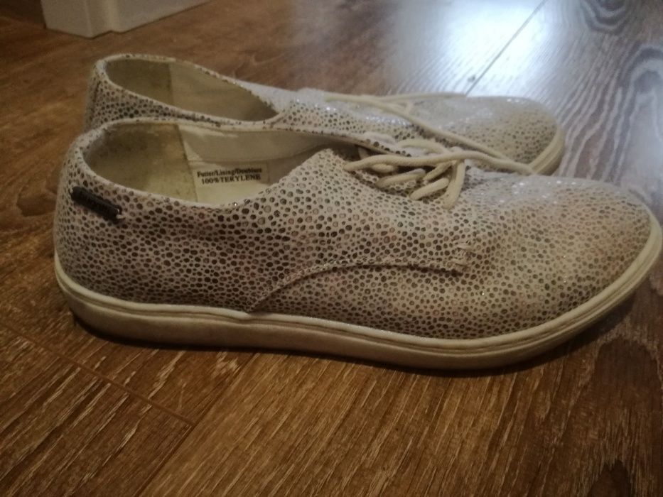 Buty wiązane 2 pary
